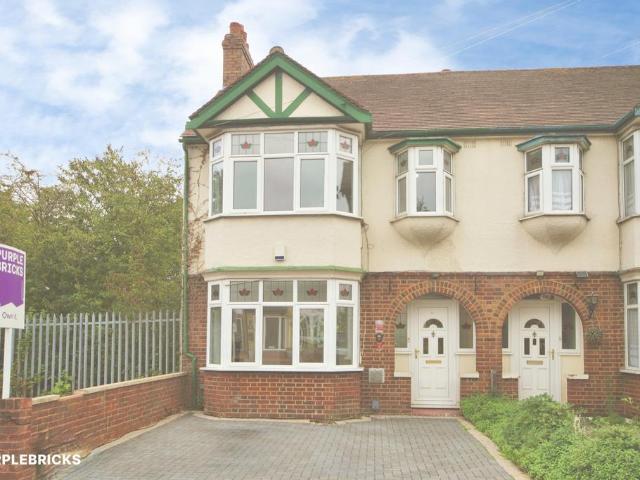 Bungalow for sale in Hale End, Greater London