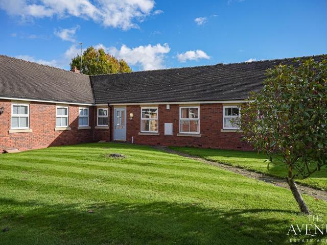 Bungalow for sale in Kingsbourne, Nantwich