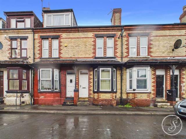 Cottage for sale in Harehills, West Yorkshire