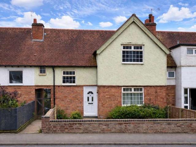 Cottage for sale in Emscote, Warwick