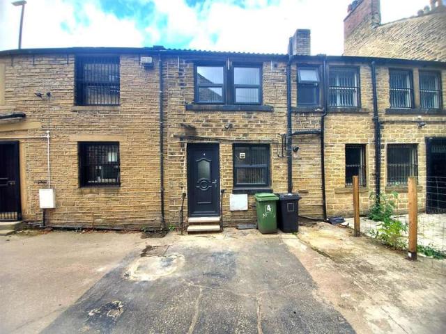 Cottage for rent in Armitage Bridge, West Yorkshire
