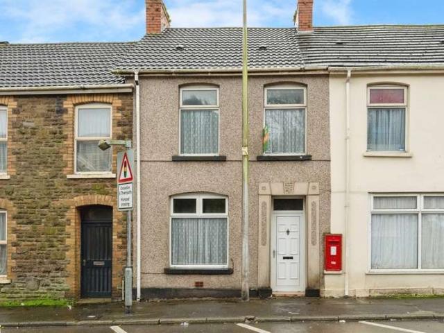 Cottage for sale in Llanelli, Wales