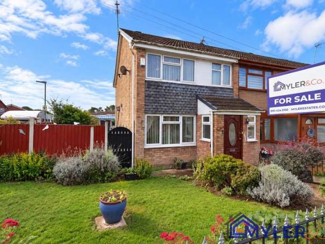 Cottage for sale in Ditton, Widnes