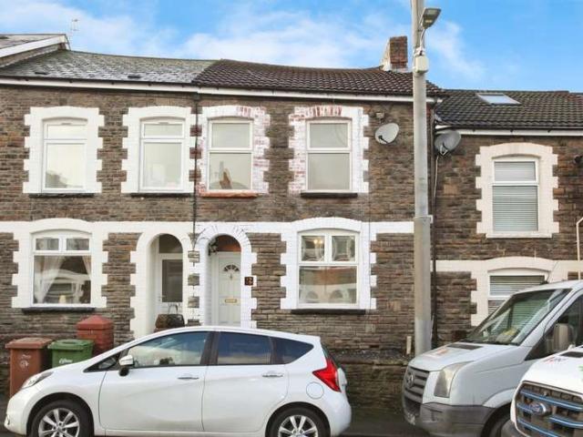 Cottage for sale in Llanbradach, Wales