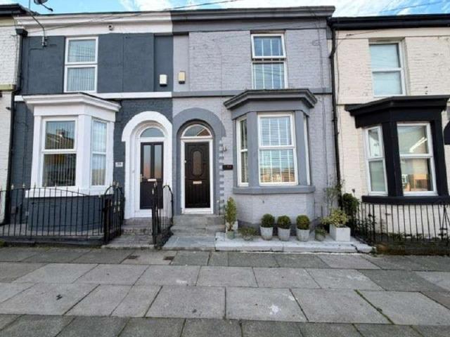 Cottage for sale in Calderstones