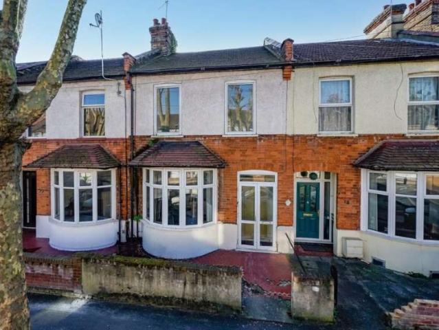 Cottage for sale in Plashet, Greater London