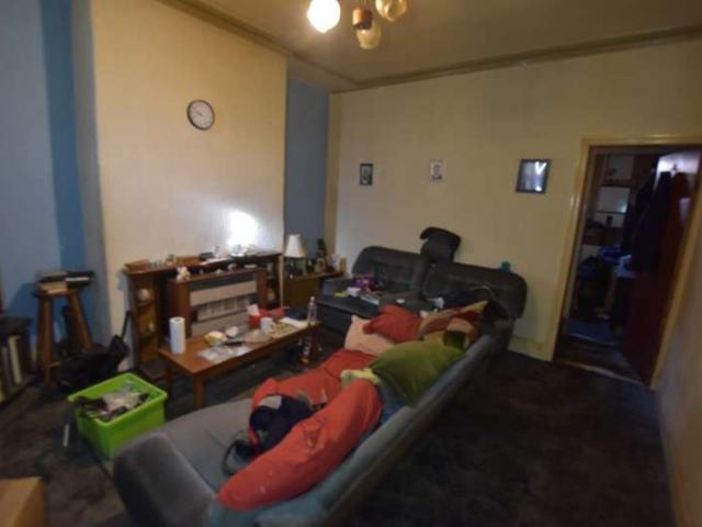 Cottage for sale in Osmondthorpe, Leeds