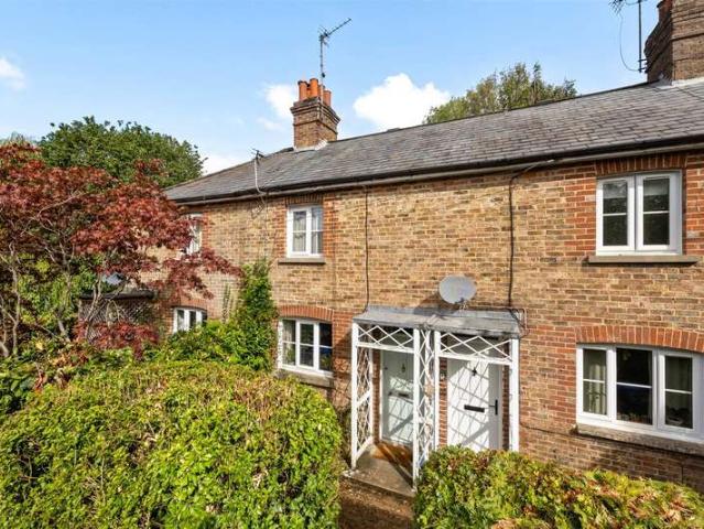 Cottage for sale in Perryfields, West Sussex