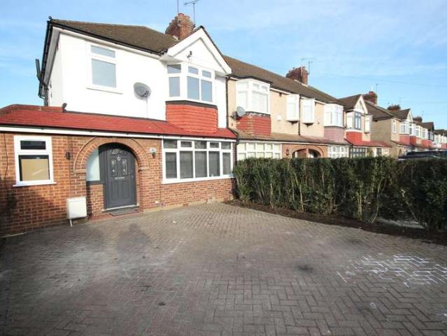 Terraced House for sale in Ruislip, London Borough of Hillingdon