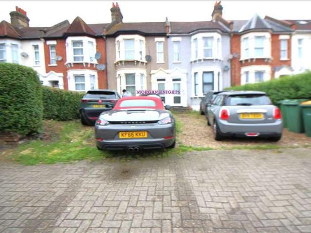 Cottage for sale in Forest Gate, Greater London