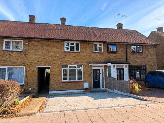 Cottage for rent in London Borough of Havering, Greater London