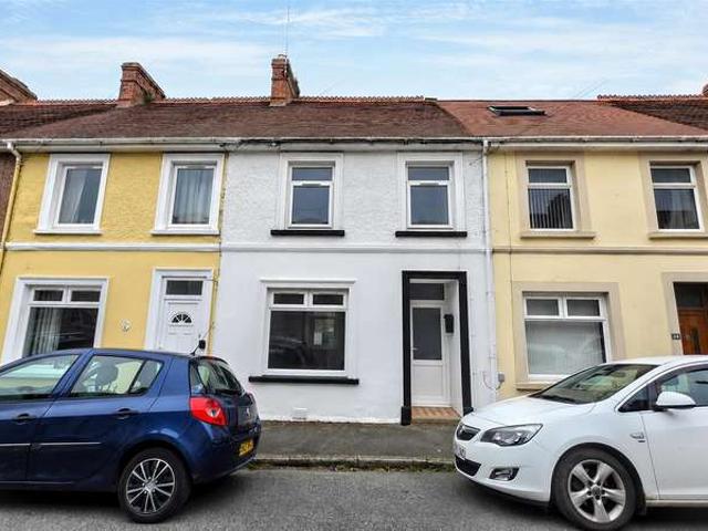 Cottage for sale in Milford Haven, Wales