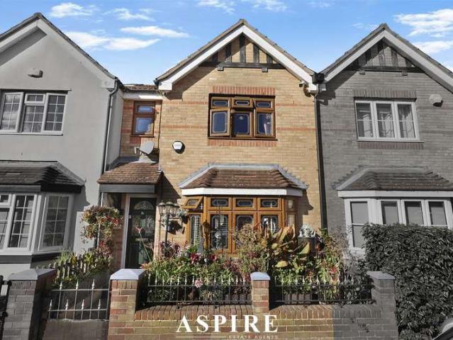 Cottage for sale in Stanford-le-Hope, Essex