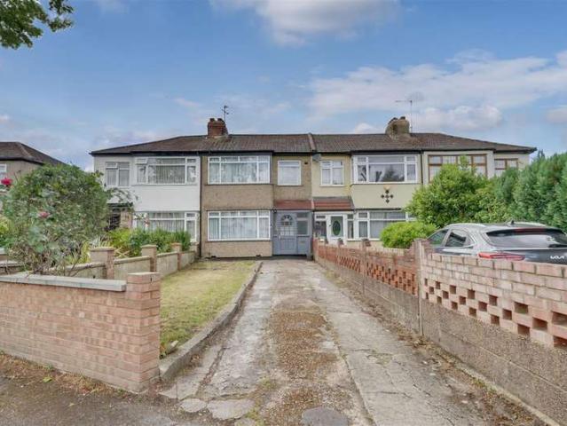 Cottage for sale in London Borough of Enfield, Greater London