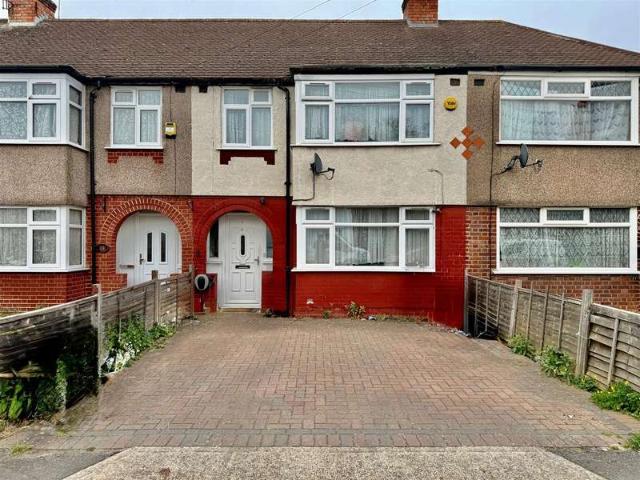 Cottage for sale in Yeading, Greater London