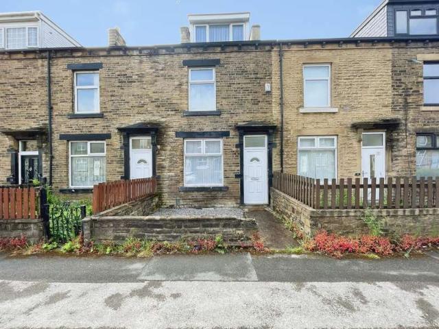 Cottage for sale in Thornbury, West Yorkshire