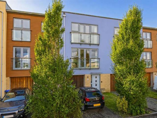Cottage for sale in Worthing, West Sussex