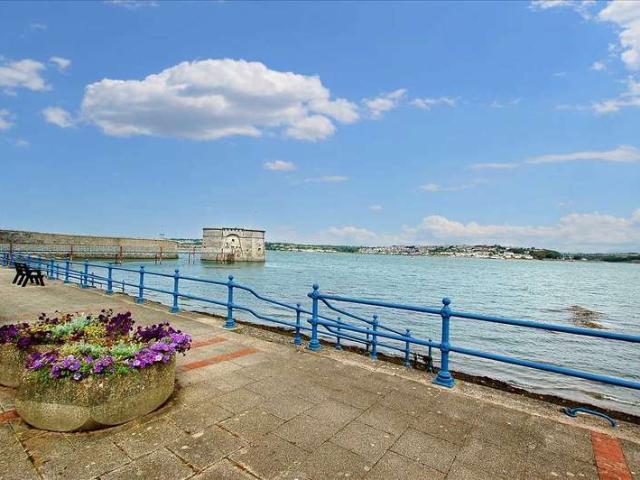Cottage for sale in Pembroke Dock, Wales