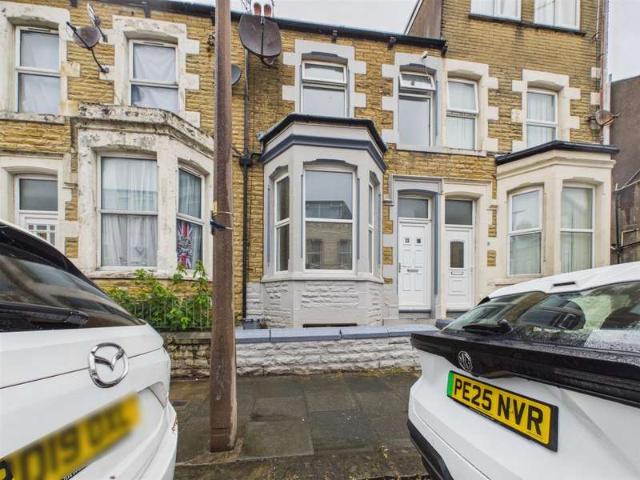 Cottage for sale in West End, Bare