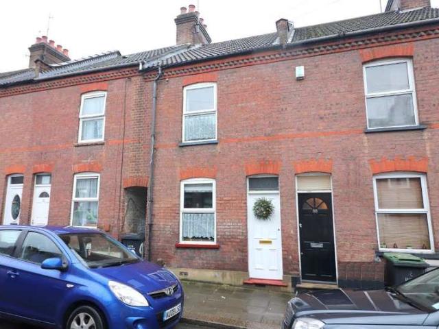 Cottage for sale in Spring Park, Luton