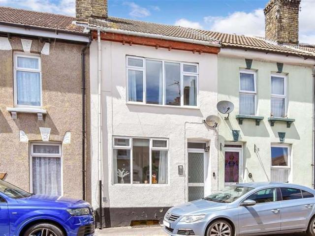 Cottage for sale in Strood