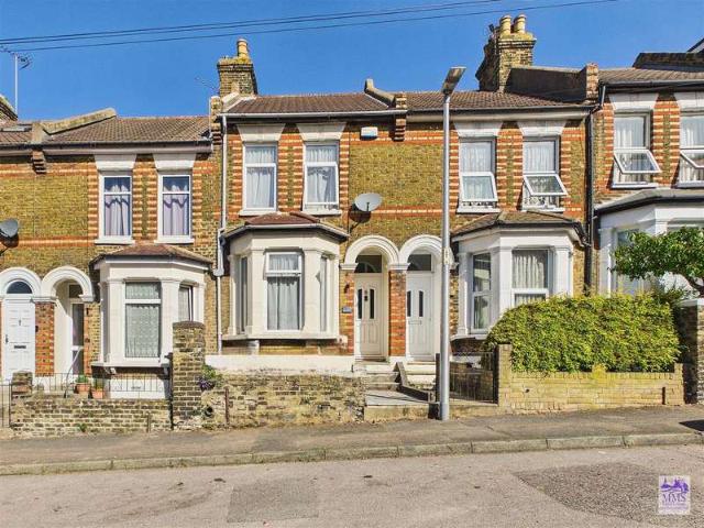 Cottage for sale in Strood