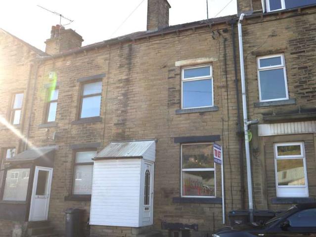 Cottage for rent in Ovenden, Halifax