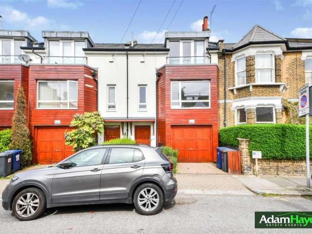 Cottage for sale in Colney Hatch, Greater London