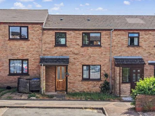 Cottage for sale in Sumners, Harlow