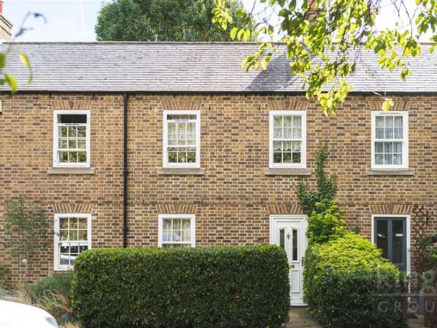 Cottage for sale in Enfield Island Village, Greater London
