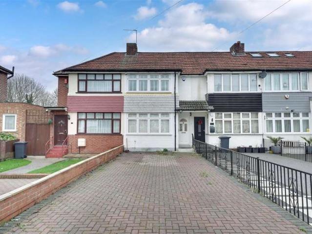 Cottage for sale in Broxbourne, Hertfordshire
