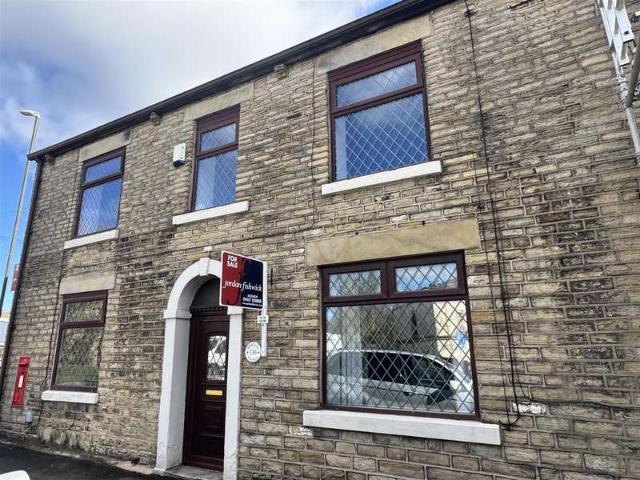 Cottage for sale in Charlesworth, East Midlands