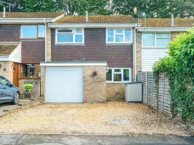 Cottage for sale in Finchampstead