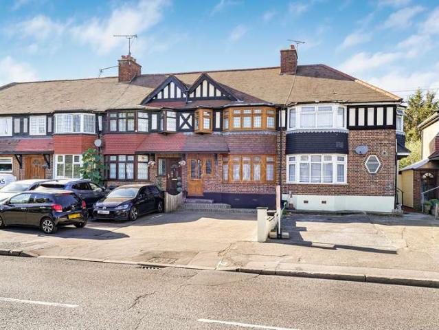 Cottage for sale in London Borough of Redbridge, Greater London