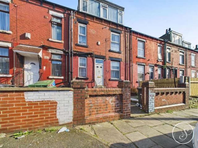 Cottage for sale in Osmondthorpe, West Yorkshire