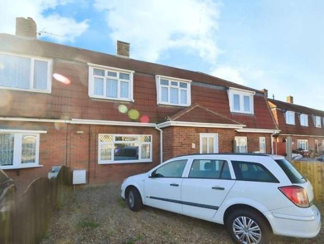 Cottage for sale in Isle of Grain, Grain