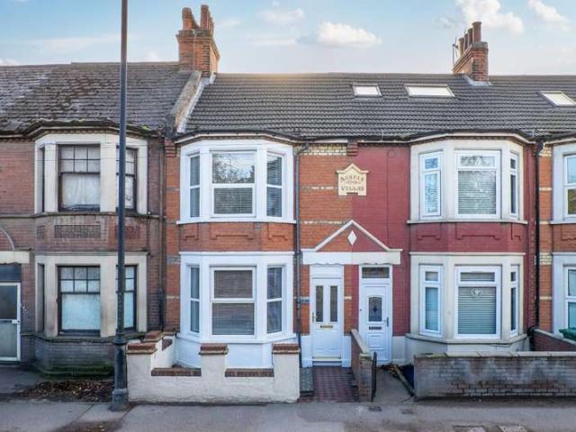 Cottage for sale in Swanscombe and Greenhithe, Monks Orchard