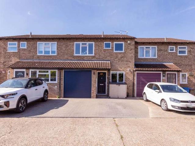 Cottage for sale in Holyport, Bray