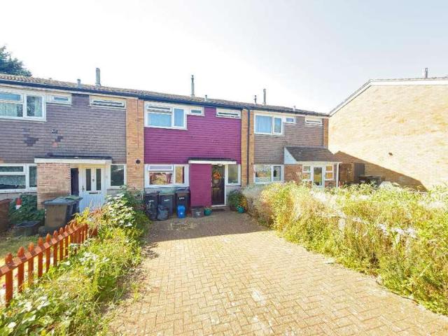Cottage for sale in Marsh Farm, Luton