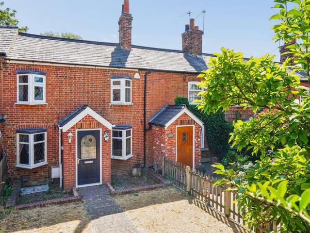 Cottage for sale in Swallow, Buckinghamshire