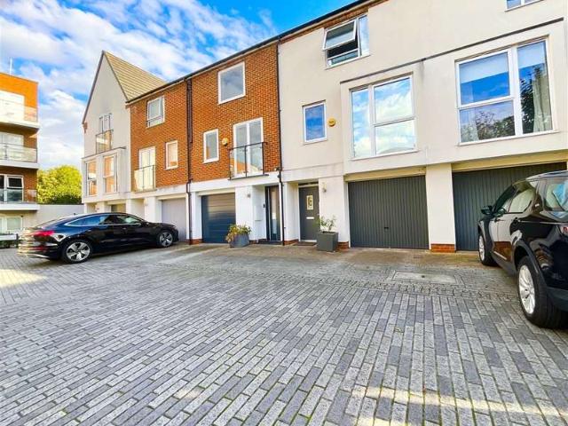 Cottage for sale in London Borough of Bexley, Greater London