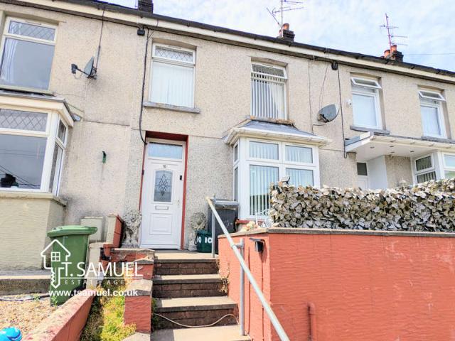 Cottage for sale in Penrhiwceiber, Wales