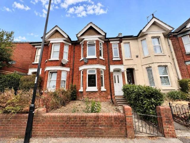 Cottage for sale in Shirley Park, Southampton