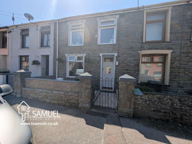 Cottage for sale in Miskin, Wales