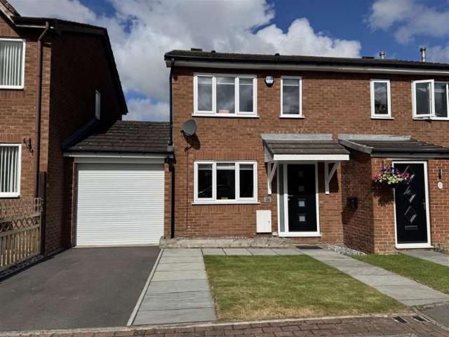 Cottage for sale in Skelmanthorpe, West Yorkshire