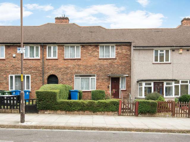 Cottage for sale in Dulwich Village, Greater London