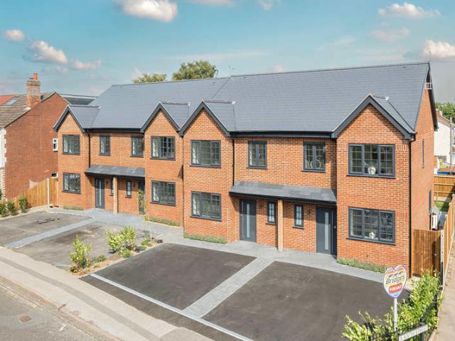 Cottage for sale in Farnborough, Hampshire