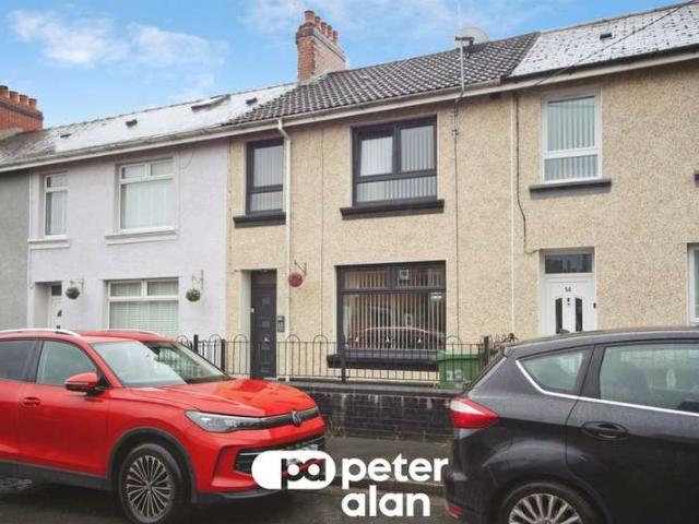 Cottage for sale in Cefn Fforest, Wales