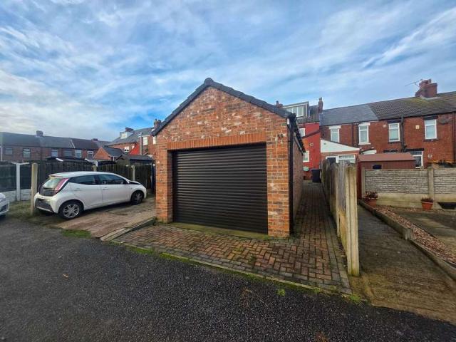 Cottage for sale in Royston, South Yorkshire
