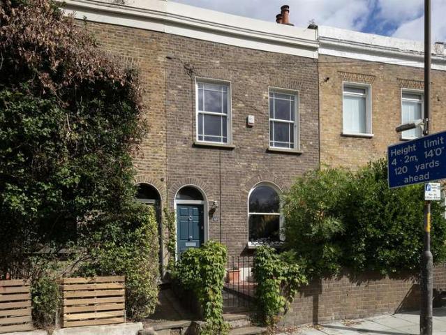 Cottage for sale in Peckham, Greater London